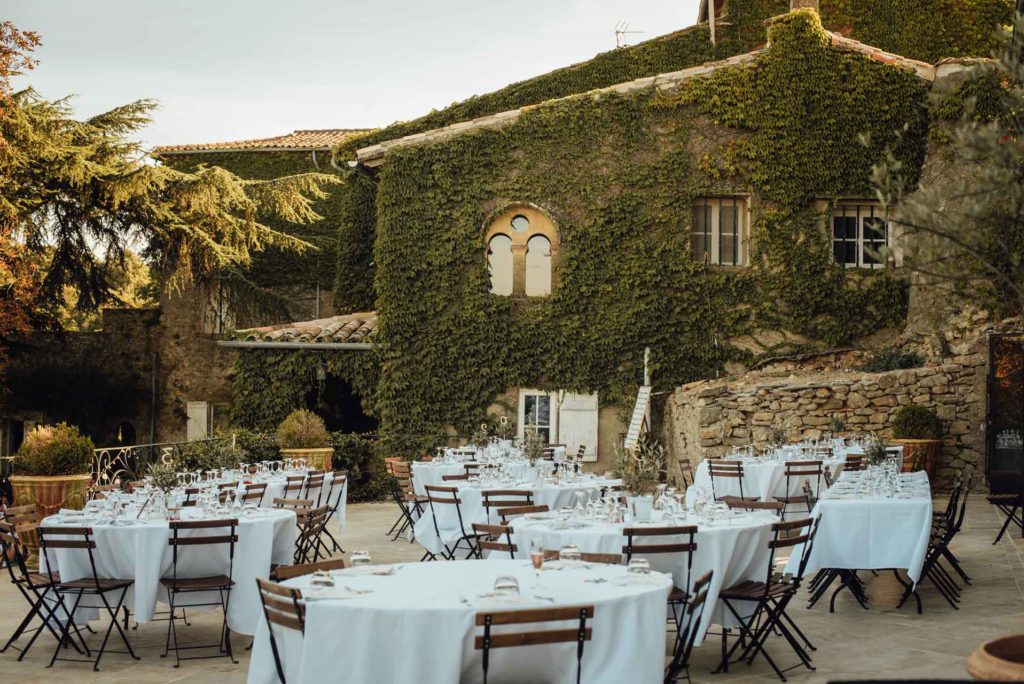 Repas sur la grande terrasse